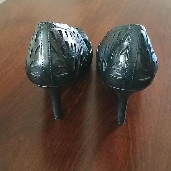 Black lace leather pumps - Picture 7 of 8